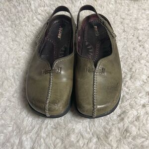 EARTH Leather Olive green Slingback Flats Loafers Express 2 Goudron SZ 10 B